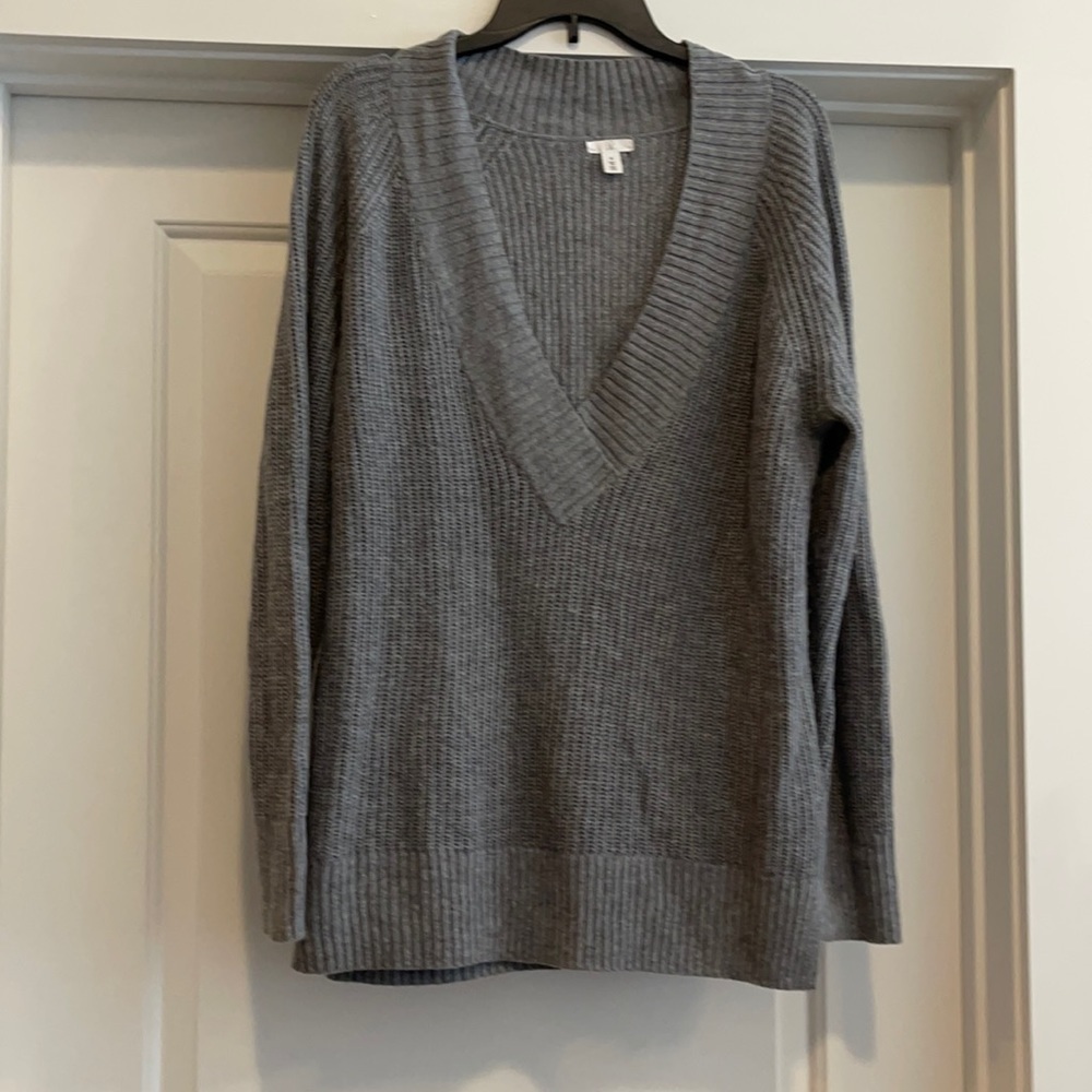 BP SWEATER